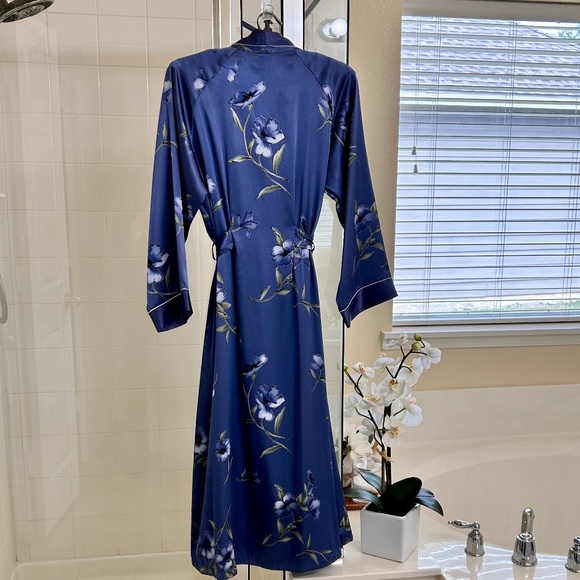 Halston Satin Chemise and Robe Set, Size Petite - Picture 2 of 10